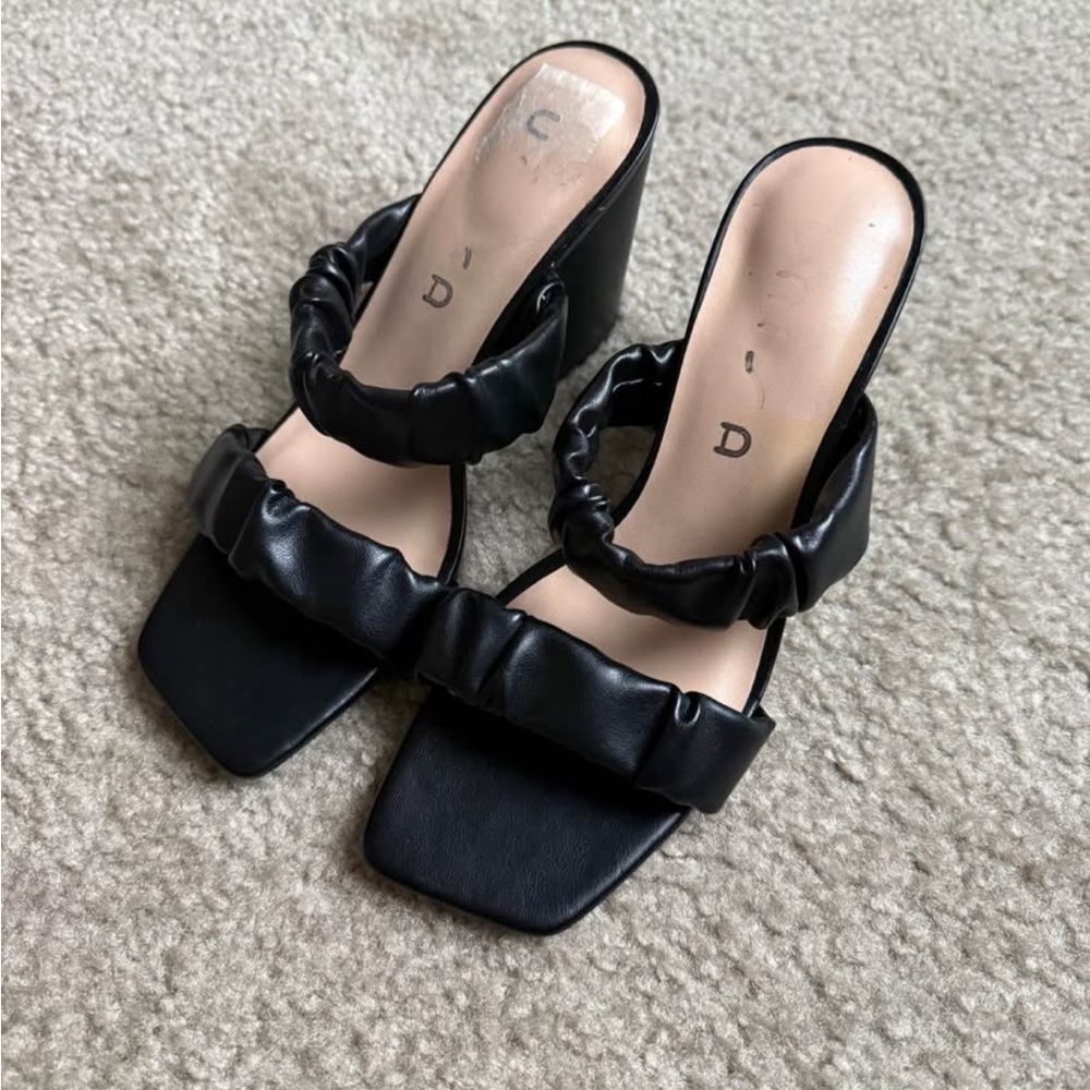 Unisa Black Wedge Sandals
